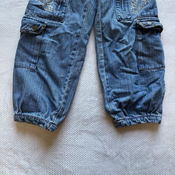 Y2K EMBROIDERED DENIM CARGO CAPRIS - Picture 2 of 7